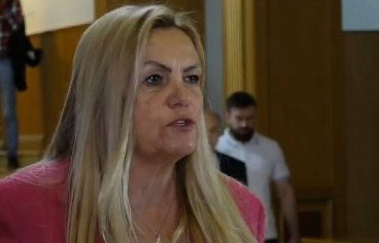 Kadrijaj: Nëse nuk ndryshojnë qasje do të vazhdon bllokada