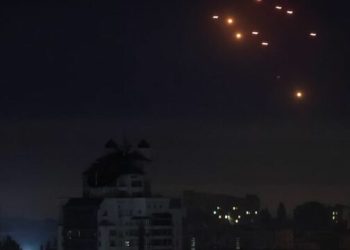 Ukraina lëshon rreth 300 dronë drejt Rusisë gjatë natës