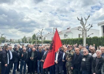 Sigurimi i Trendafilovas, xhiron veteranët e mbledhur para konferencës së saj