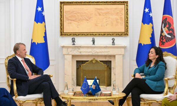 Osmani takon Orav: Flasin për takimin me partitë konsultativ me partitë dhe vizitën e Costa’s