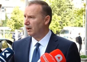 Zemaj kritikon mënyrën e kontaktimit individual të deputetëve