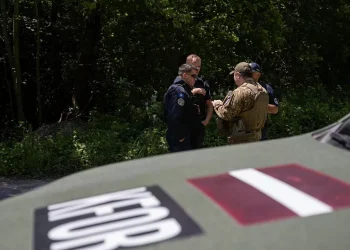 Ushtarët letonezë kryejnë patrulla të koordinuara me Policinë e Kosovës