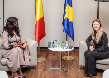 Mbërrin në Kosovë ministrja e shtetit e Çadit, pjesëmarrëse në Forumin Presidencial