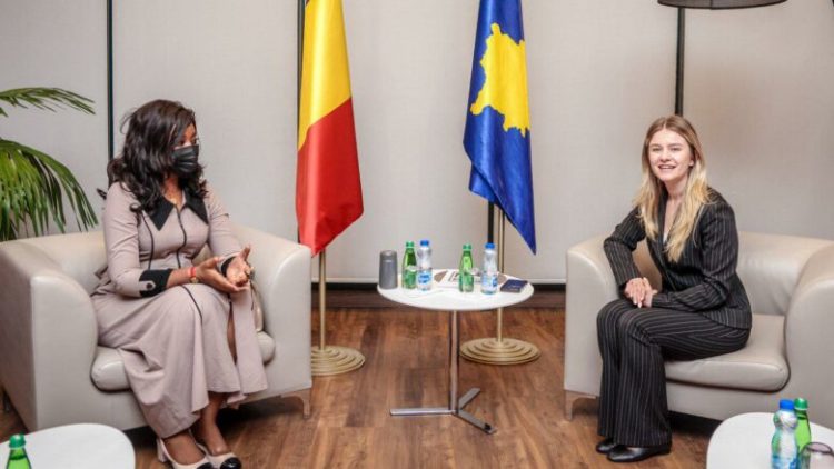 Mbërrin në Kosovë ministrja e shtetit e Çadit, pjesëmarrëse në Forumin Presidencial