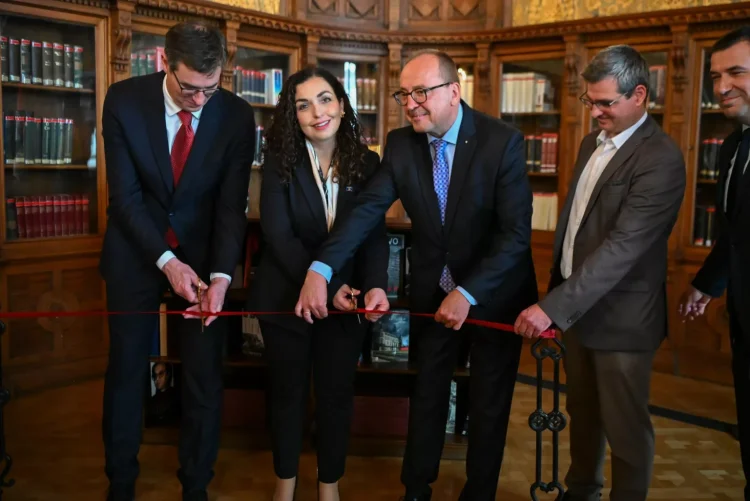 Në Budapest inaugurohet një pjesë e bibliotekës me emrin e Ibrahim Rugovës