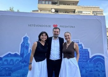 Aktivistet e VV’së paralajmërojnë kandidaturën e Çekut, ia gjejnë edhe një slogan: Hajr Prishtinës
