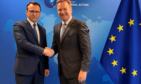 Sorensen shkruan për diskutimet e sotme me Petkoviq, thotë se po përgatitet takimi trepalësh