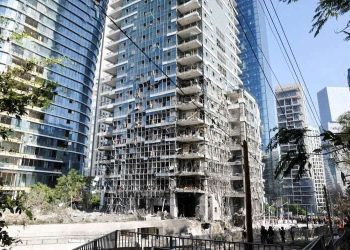 Hakmarrja më e rëndë e Iranit kundër Izraelit: Ndërtesa e Bursës së Tel Avivit u shndërrua në rrënoja