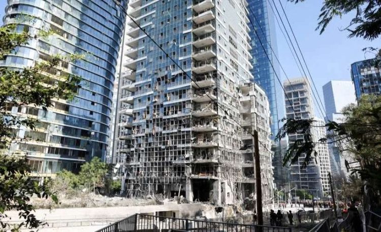 Hakmarrja më e rëndë e Iranit kundër Izraelit: Ndërtesa e Bursës së Tel Avivit u shndërrua në rrënoja