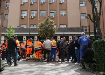 Dështon subvencionimi për paga për Ndërmarrjen `Pastrimi`, greva vazhdon