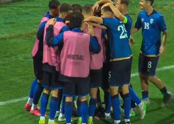 Kosova mposht bindshëm Komoret