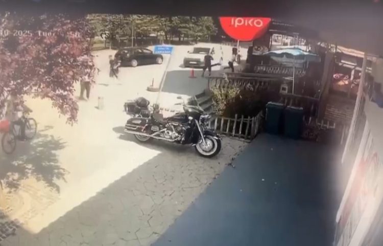 Zyra e VV-së dhe eskorta e Kurtit në Skenderaj su*lmohen me vezë