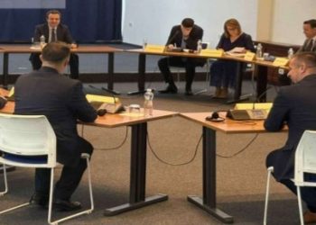 Fillon takimi i Kurtit me liderët e partive parlamentare