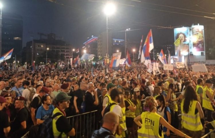 Studentët e shpallin jolegjitim pushtetin e Vuçiqit, kërkojnë zgjedhje