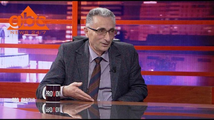 Heqja e simbolit të UÇK-së nga stadiumi është më pak e rëndë sesa akuza se maskarat e Serbisë i ka nxitë UÇK-ja