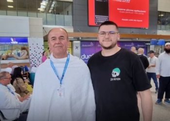 Vdiq e u varros në Qabe, familja e tij në haxhin e radhës shkojnë te varri i babait