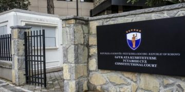 Dështimi i 33’të në Kuvend, Kushtetuesja thotë se po i “shqyrton të gjitha aspektet e çështjes”: Njoftojmë me kohë