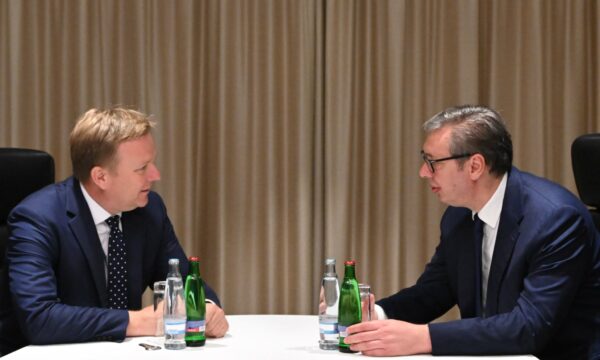 Emisari Sorensen njofton për takimin me Vuçiqin: Folëm për disa hapa konkretë që duhen për normalizim raportesh me Kosovën