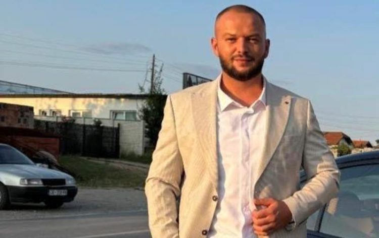 Ky është i riu që vd*iq pas vetaks*identit në autostradën “Arbën Xhaferi”