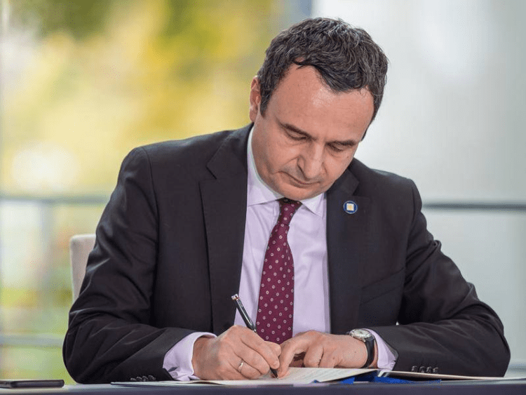Kurti mbledh sot liderët politikë për të diskutuar krizën institucionale