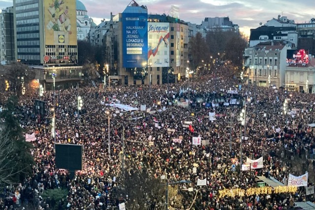 Studentët në Serbi protestojnë sot në 34 qytete