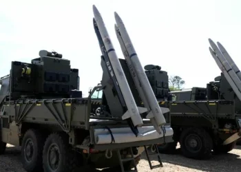 Britania e Madhe po armatoset (Foto)