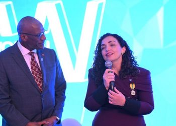 Osmani nderohet nga Guvernatori i Përgjithshëm i Antigua dhe Barbuda