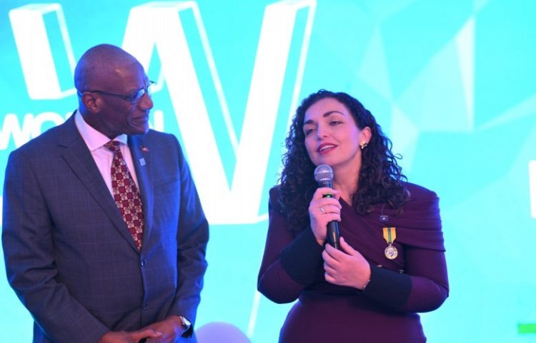 Osmani nderohet nga Guvernatori i Përgjithshëm i Antigua dhe Barbuda