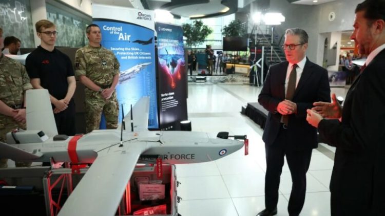 Britanikët do të furnizojë Ukrainën me 100,000 dronë – mediat britanike sjellin detajet