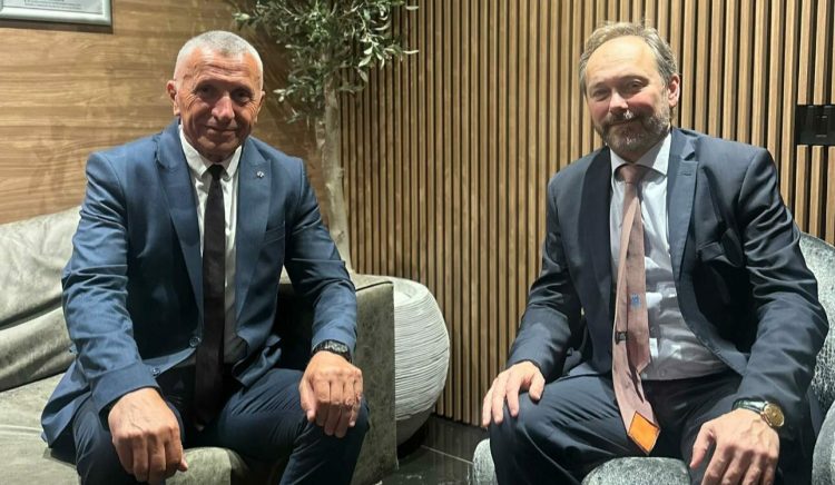 Kamberi takon ambasadorin e BE-së në Beograd, i tregon për pengesat që shqiptarët i kanë atje
