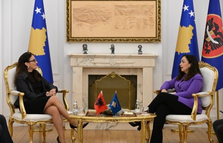 Osmani priti në takim sopranon me famë botërore, Ermonela Jaho