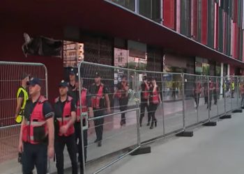 Plani i masave për ndeshjen Shqipëri-Serbi, bllokohen rrugët