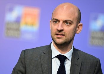 Franca “e vendosur” për të njohur shtetin e Palestinës