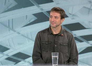 Profesori në Serbi paralajmëron nisjen e bllokimit të institucioneve atje