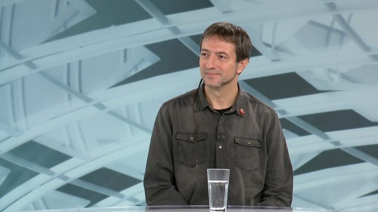 Profesori në Serbi paralajmëron nisjen e bllokimit të institucioneve atje