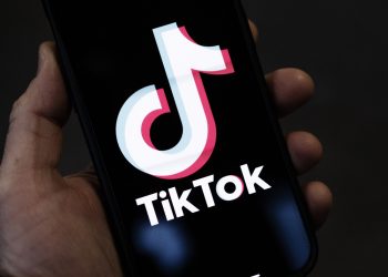 TikTok-u rikthehet në Shqipëri