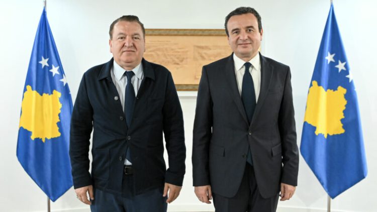 Kurti priti në takim kryetarin e shoqatës VATRA, diskutuan për mundësistë e bashkëpunimit
