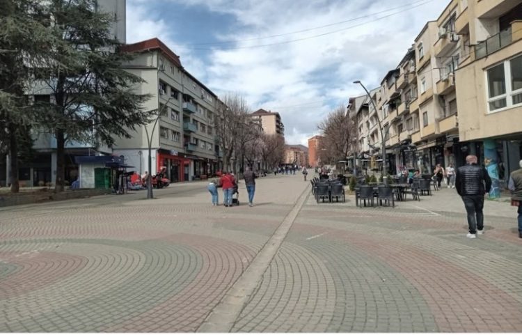 Policia nis hetim për mbishkrimet `Kosova është Serbi` në veri