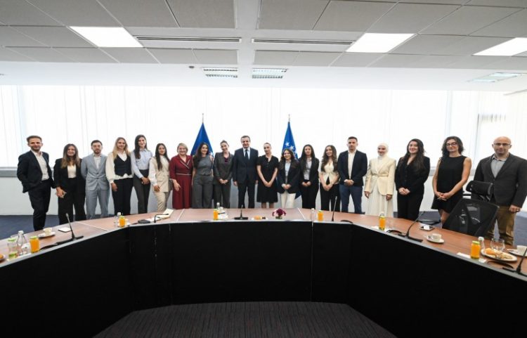 Diplomacia Qytetare: Kurti takon gjeneratën e tretë të programit 10-mujor