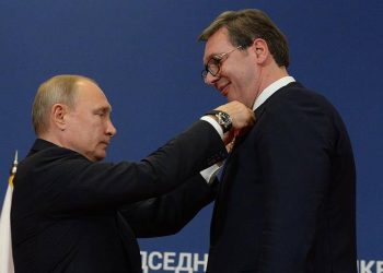 Serbia mes Lindjes dhe Perëndimit, Vuçiç nuk e “lëshon” Rusinë
