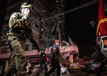 Të paktën 10 të vrarë dhe 250 të plagosur në Izraelin qendror dhe verior pas sulmeve iraniane