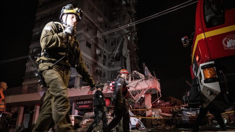 Të paktën 10 të vrarë dhe 250 të plagosur në Izraelin qendror dhe verior pas sulmeve iraniane