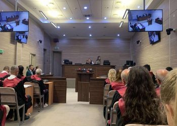 Nis gjykimi ndaj 53 të akuzuarve për masakrën e Mejës