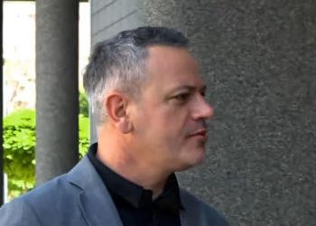 “E turpshme ajo që po ndodh”, Gashi: Bota po kallet, ne shtyhemi për një pozitë (VIDEO)