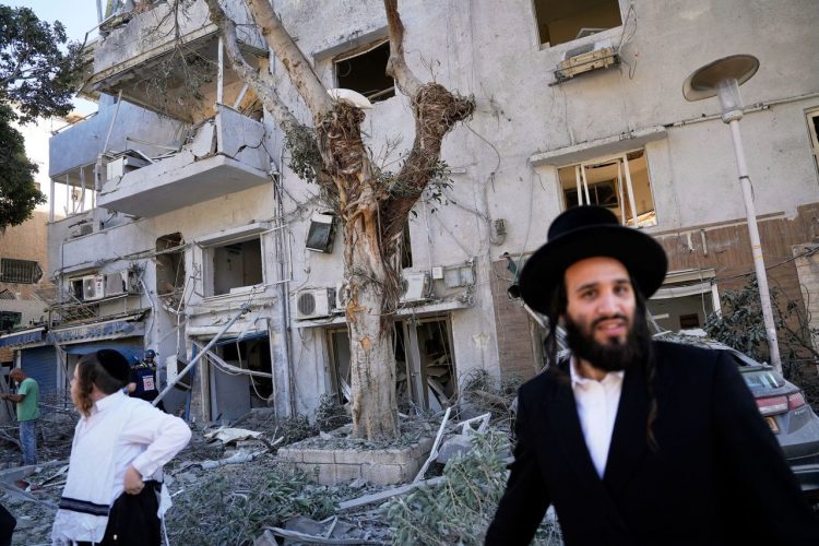 “Shkatërrim në shkallë të gjerë” pas sulmit me raketa në Izraelin qendror