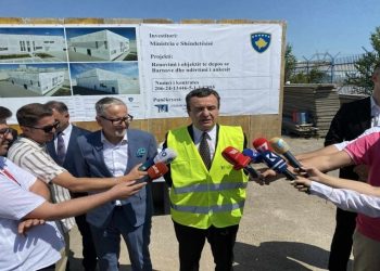 Kurti: Opozita është duke ia zgjatur mandatin qeverisë