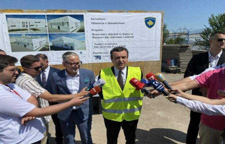 Kurti: Opozita është duke ia zgjatur mandatin qeverisë