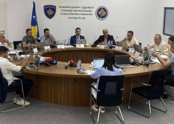 Buxheti shtesë për zgjedhje përplasë PDK-në e LVV-në në KQZ