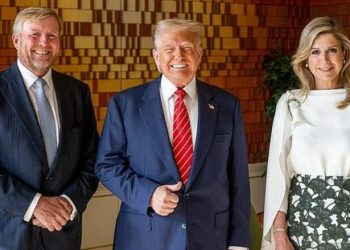 Mbretëresha holandez imiton Trumpin dhe mënyrën se si fliste presidenti amerikan gjatë transmetimit të drejtpërdrejtë televiziv