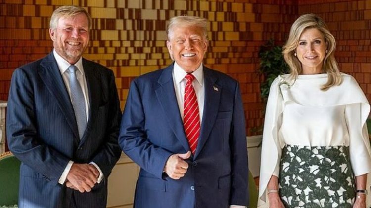 Mbretëresha holandez imiton Trumpin dhe mënyrën se si fliste presidenti amerikan gjatë transmetimit të drejtpërdrejtë televiziv